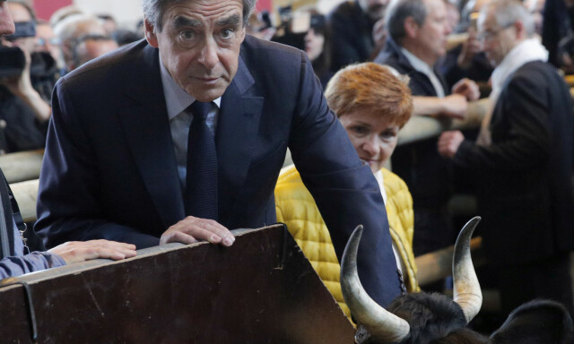 Rasende Fillon vil kjempe til siste slutt